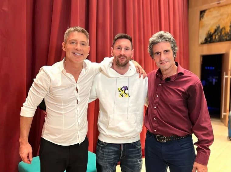 Lionel Messi fue a ver la obra de Adrián Suar y se subió al escenario