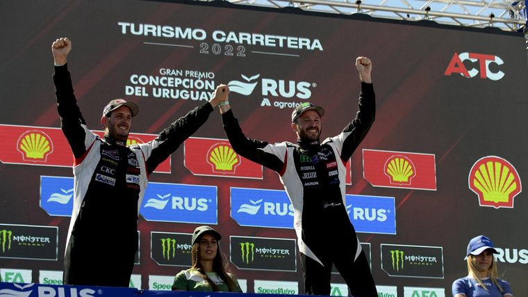 Mangoni (2°) y Canapino (1°), los pilotos del "JP Carrera" arrasaron en la final.