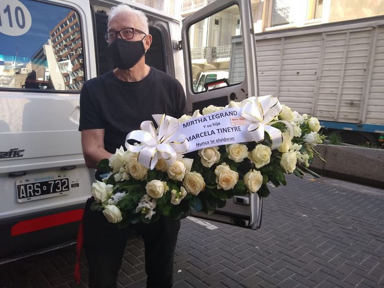 Despiden los restos de Enrique Pinti