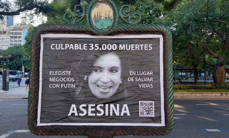FOTO: Los afiches contra Cristina.