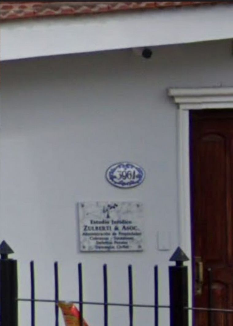 La placa, meses atrás.