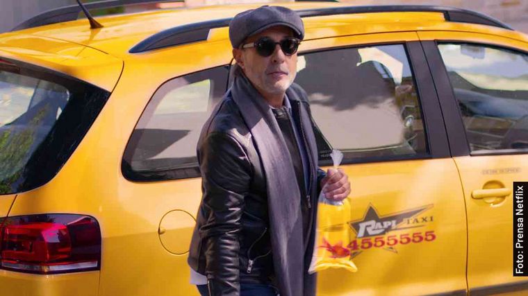 Flores a su llegada a Córdoba. En 5 minutos empezarán los problemas.