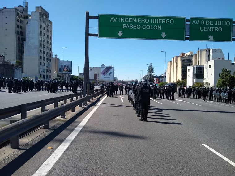 FOTO: Caos en Buenos Aires por nuevas movilizaciones de organizaciones de izquierda