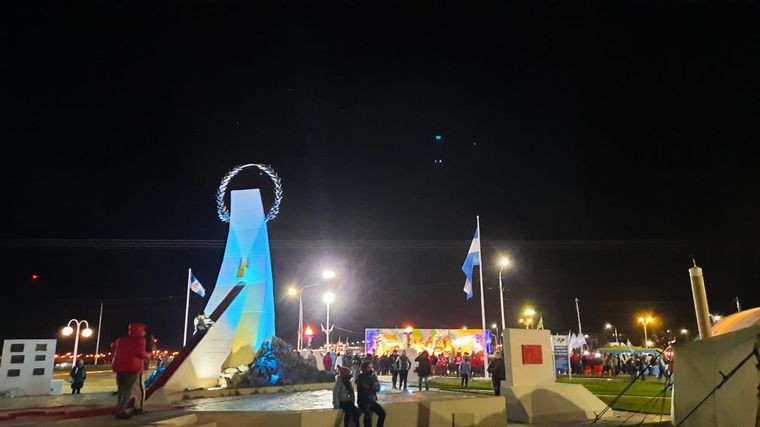 Vigilia en Río Gallegos en el 40° aniversario de la Guerra de Malvinas