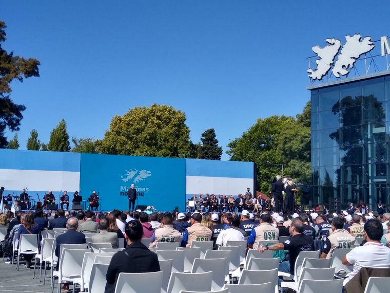  Acto central por el Día del Veterano y los Caídos en la guerra de 1982