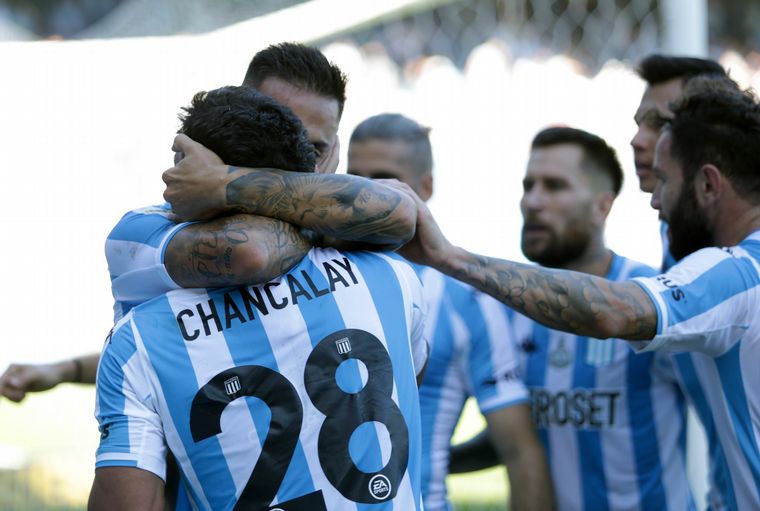 Racing lo dio vuelta y le ganó 4-1 a Sarmiento en Avellaneda