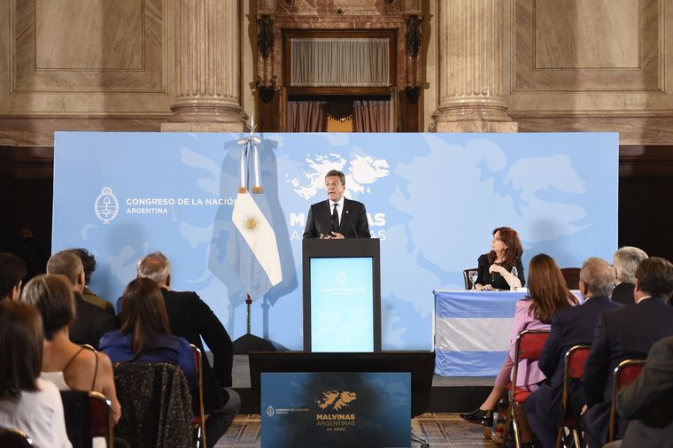 FOTO: Cristina Fernández de Kirchner encabezó en el Congreso acto por Malvinas