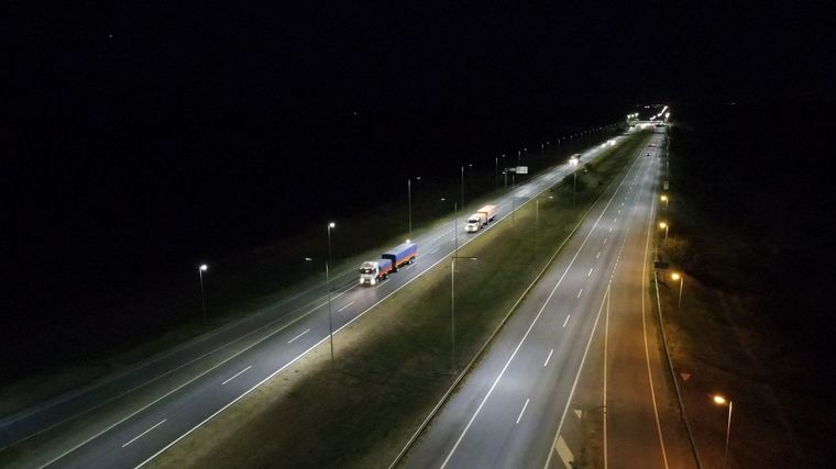 FOTO: Volcó en la autopista Córdoba-Rosario: una víctima fatal