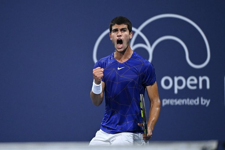 Pura emoción. Carlos Alcaraz es el tenista más joven en ganar Masters de Miami.