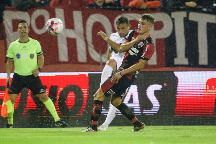 Newell's y Platense disputan el encuentro por la fecha 8 de la LPF