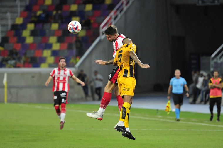 Instituto empató ante Mitre en Santiago del Estero.