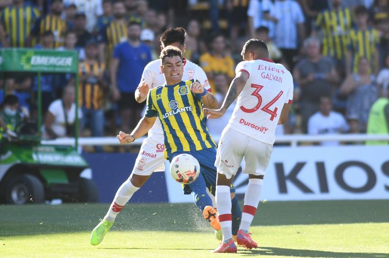 Lucas Martínez Dupuy estará al menos seis meses fuera de las canchas.