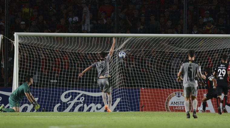 FOTO: Colón debutó ante Peñarol en la Copa Libertadores.