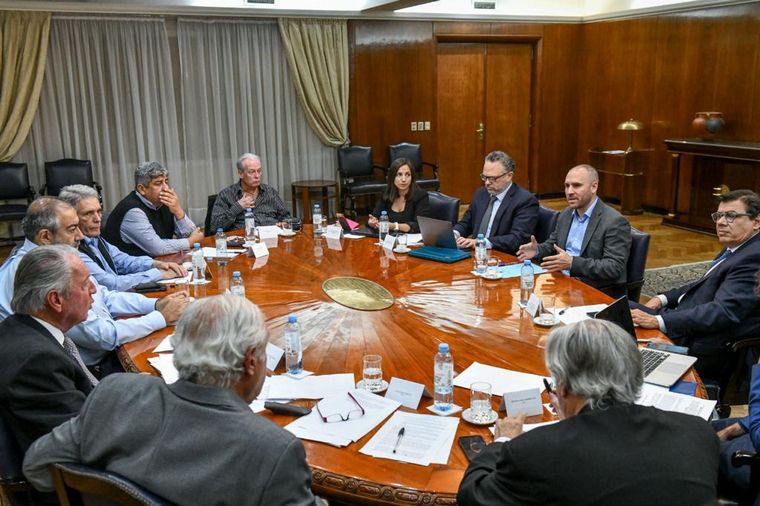 FOTO: La reunión tripartita se realizó en el Palacio de Hacienda de la Nación. 