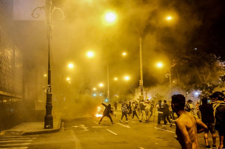 FOTO: Perú: otro muerto y decenas de heridos por nuevos disturbios