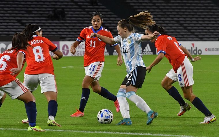 La Selección Femenina de fútbol se midió ante Chile en el Kempes