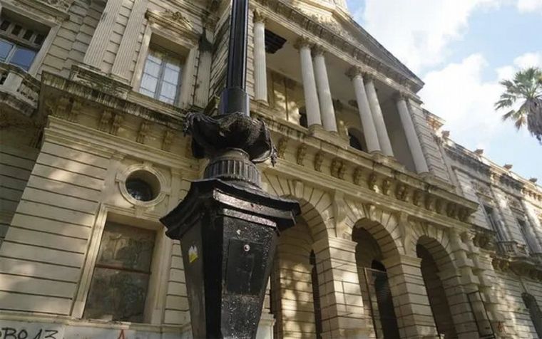 No es la primera vez que la institución es víctima de vandalismo. (FOTO: La Capital).