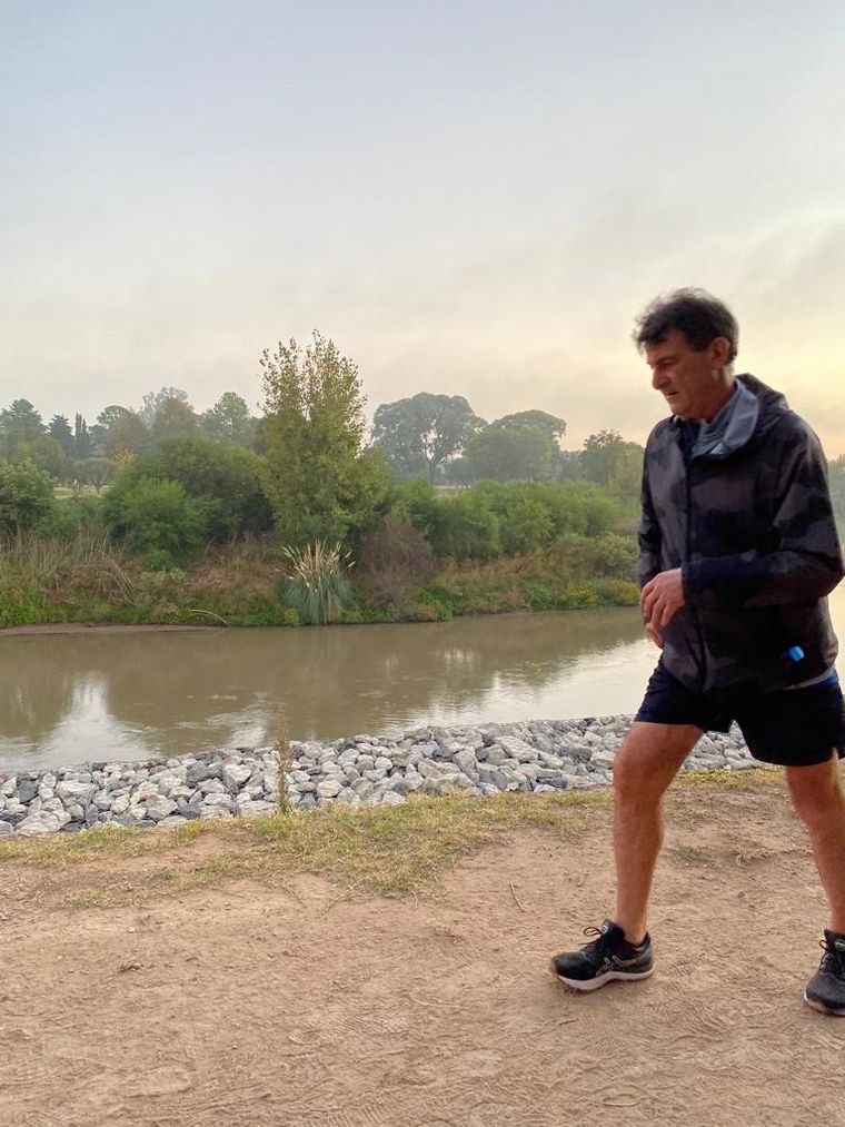 Mario Alberto Kempes volvió a recorrer su Bell Ville natal