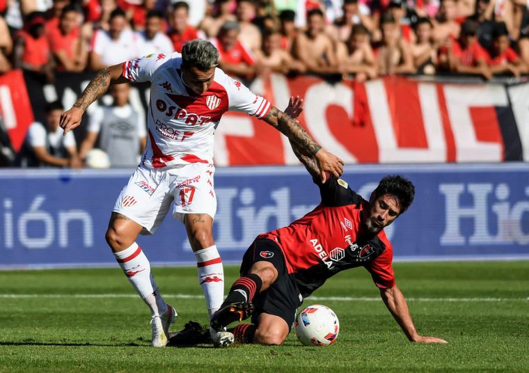 La Lepra cortó su buena racha al perder 1 a 0 con el conjunto santafesino.