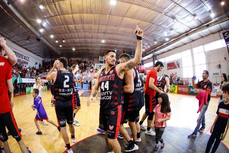 Instituto sumó su sexto triunfo al hilo y se consolidó arriba. (Foto: Liga Nacional)