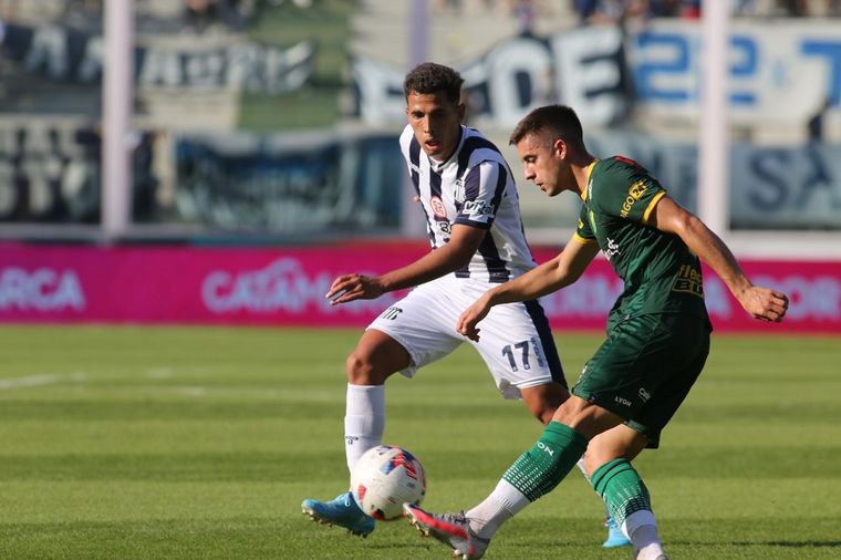 Defensa y Justicia goleó por 5-1 a Talleres en Córdoba.