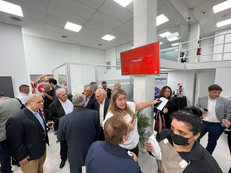 Banco Coinag abrió su primera sucursal en Córdoba