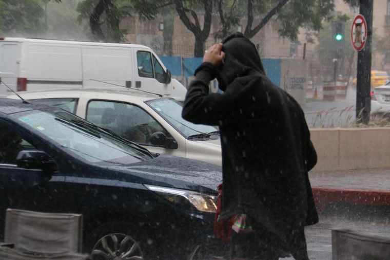 El SMN emitió un alerta por tormentas y lluvias fuertes en Córdoba