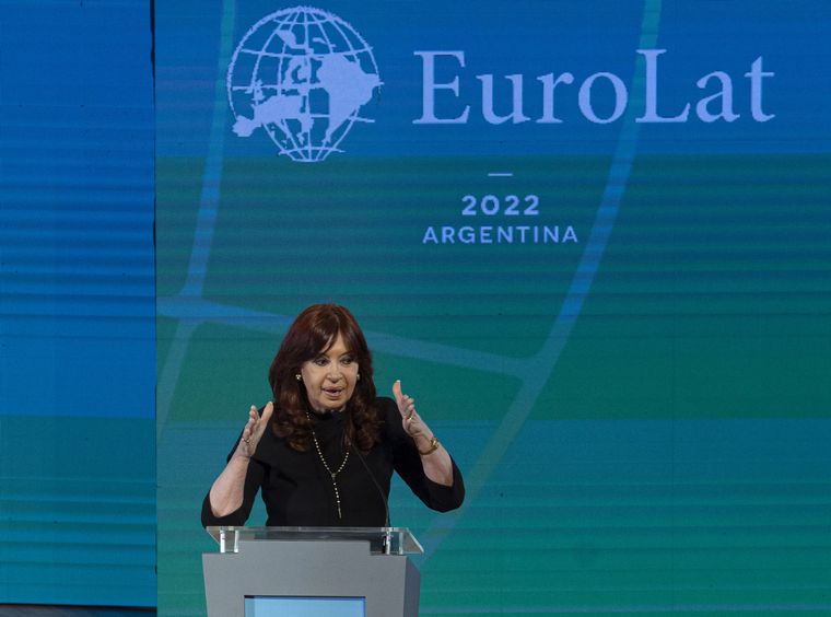FOTO: Cristina Fernández de Kirchner en su discurso durante la Asamblea de EuroLat