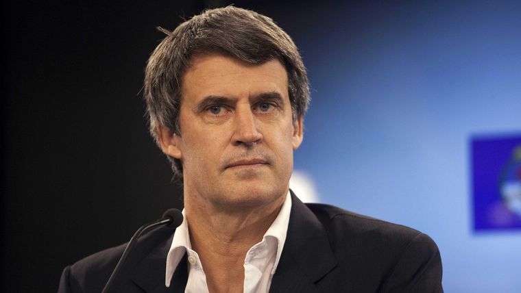 Alfonso Prat Gay criticó al actual ministro de Economía  Sergio Massa.