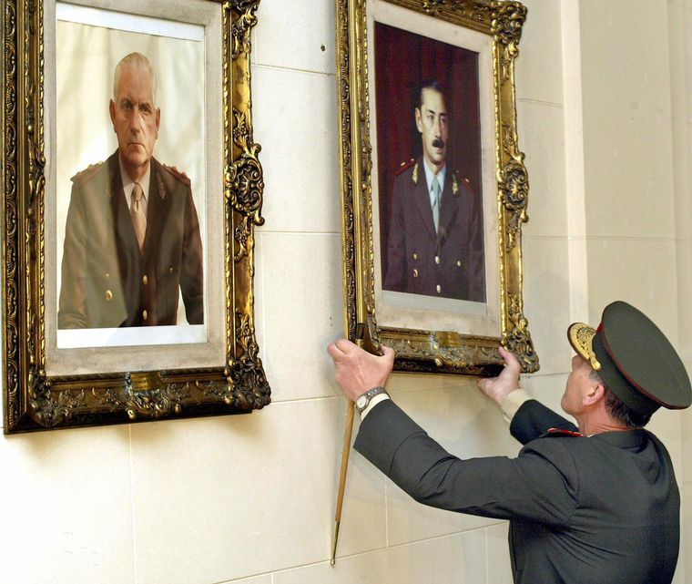 Murió Roberto Bendini, el jefe del Ejército que bajó los cuadros de Videla y Bignone