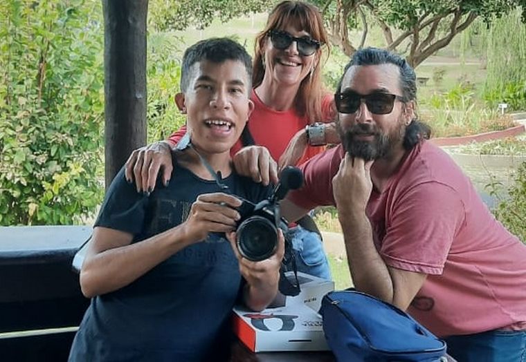 Mateo tuvo una práctica laboral como fotógrafo en 