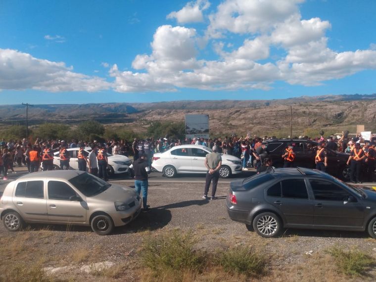 Manifestación en las Altas Cumbres por presunta mala praxis.