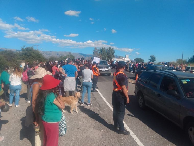 Manifestación en las Altas Cumbres por presunta mala praxis.