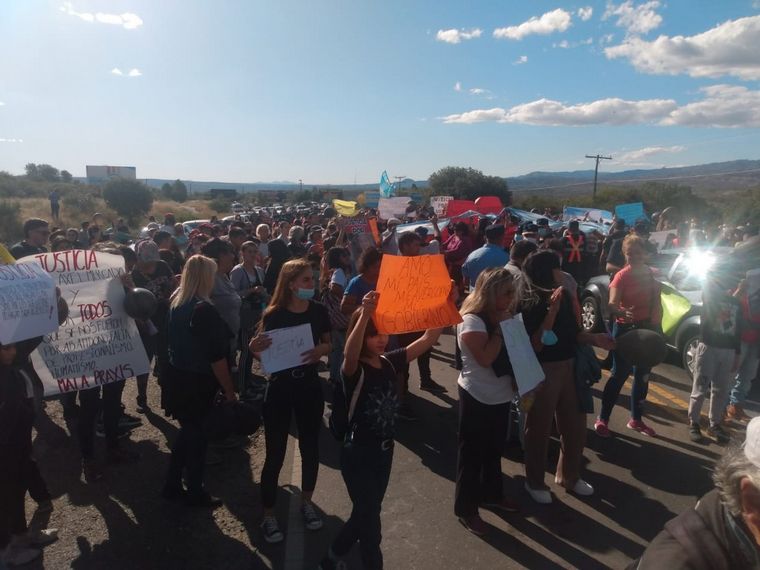 Manifestación en las Altas Cumbres por presunta mala praxis.