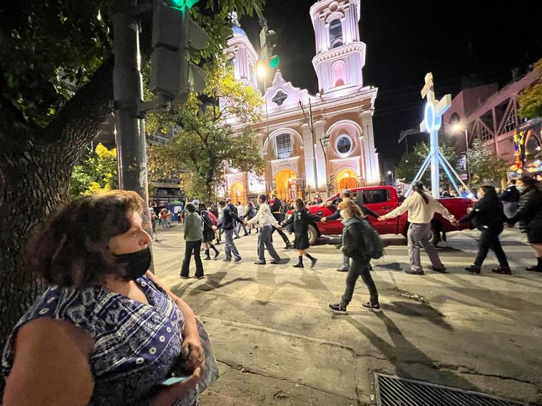 FOTO: Los fieles se congregaron en el centro de Córdoba