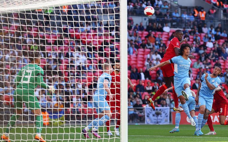 Liverpool eliminó a Manchester City y es finalista de la FA Cup.