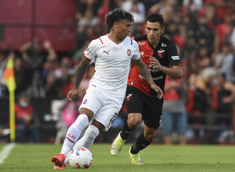 Independiente y Colón igualaron 2-2 en Santa Fe.