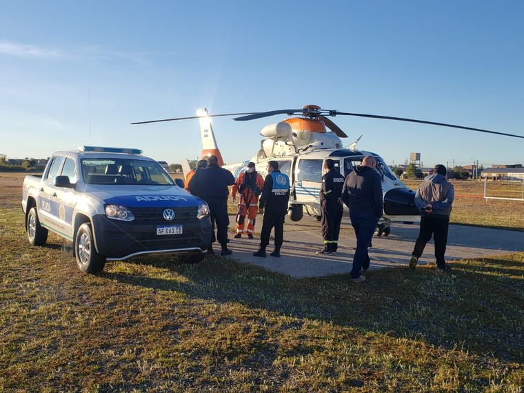 Tras encontrar el cuerpo de la mujer, continúan buscando al niño de 4 años en Chubut