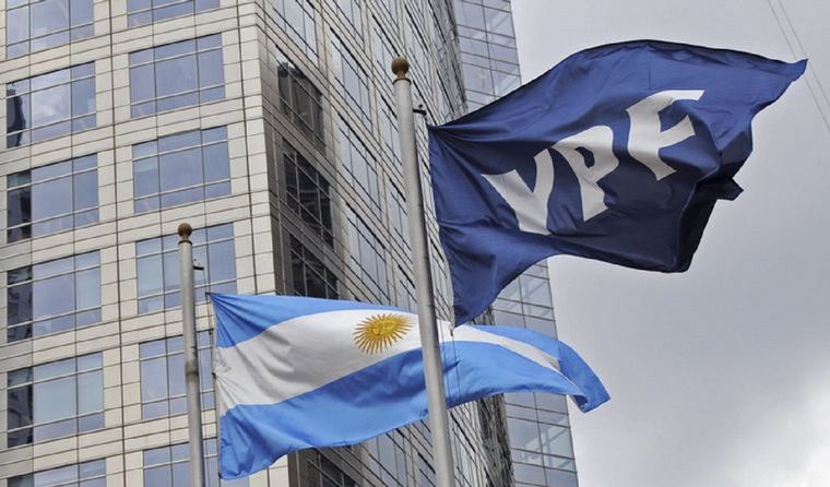 FOTO: Quedó firme el fallo contra Argentina por la expropiación de YPF.