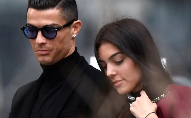 FOTO: Cristiano Ronaldo y su pareja, Georgina Rodríguez (Foto: Oscar del Pozo/AFP)
