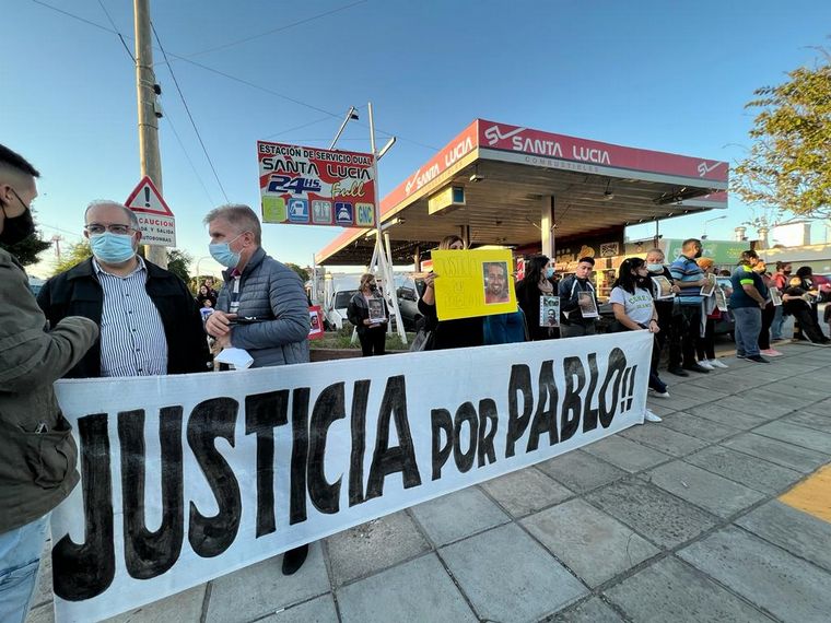Vecinos y amigos de Pablo Altamirano piden justicia por el crimen en Villa Corina