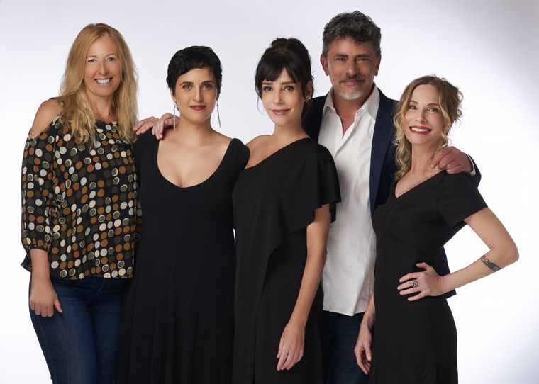 Gloria Carrá, Julieta Díaz y Paola Krum estrenan 