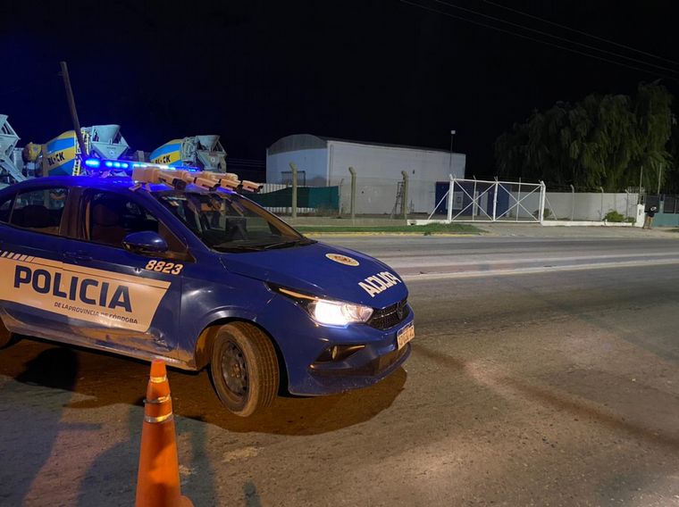 Corte en Av. Vélez Sarfield tras el crimen de un vecino.