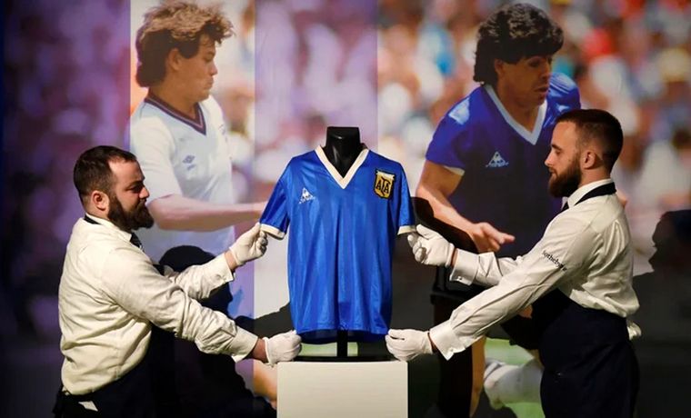 FOTO: La histórica casaca de Maradona (Foto: REUTERS/Toby Melville)