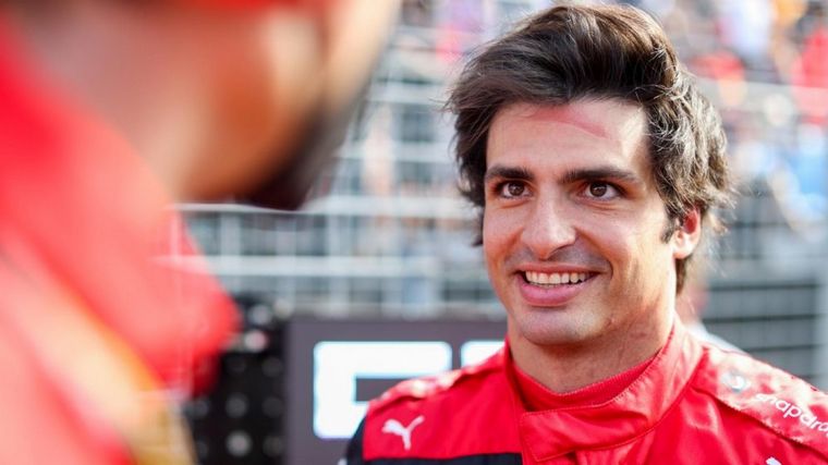Sainz renovó por dos años más con Ferrari y está motivado para buscar la victoria