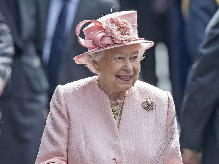 FOTO: Isabel II cumple 96 años y se confirma sucesor