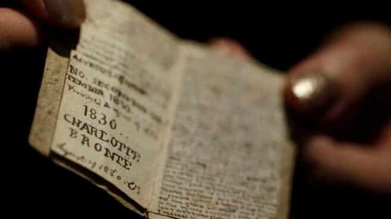 FOTO: Venden un manuscrito de Charlotte Brontë por millonaria suma
