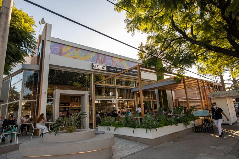 ES se encuentra en Av Rafael Nuñez 4401, en la zona norte de la ciudad de Córdoba.