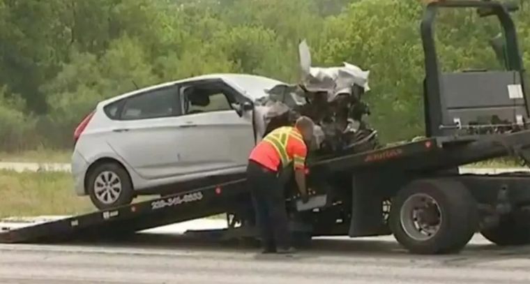Le robó el auto a una mujer mayor, chocó y murió