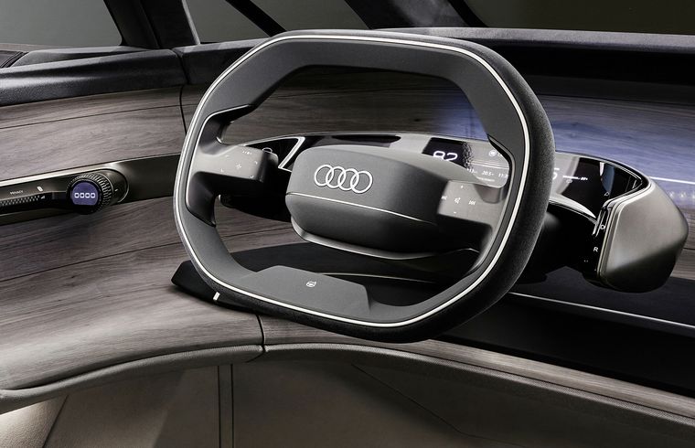 Audi urbansphere es la capacidad de conducción autónoma .